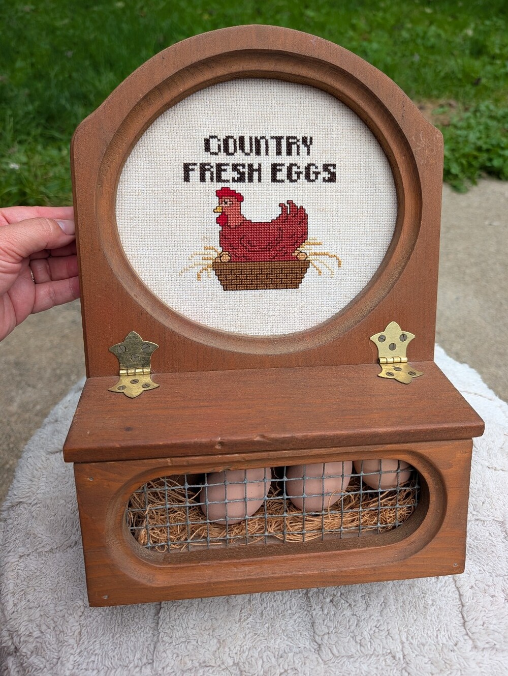 Vintage Country Fresh Eggs Wooden Egg Box with Embroidered Rooster - Brown